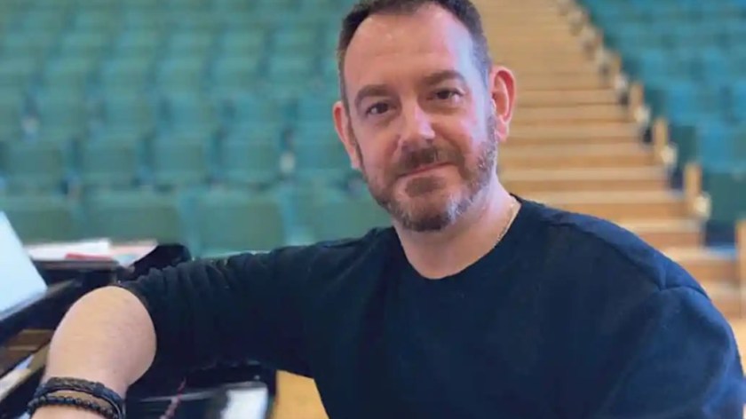 Matthew Mills pianist