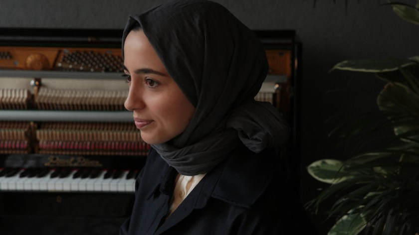 Busra Kayikci pianist-composer