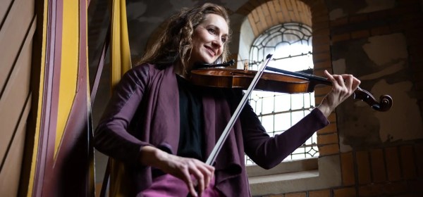 Simone van der Giessen viola player