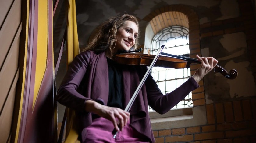 Simone van der Giessen viola player