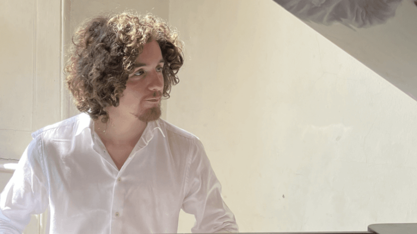 Kyle Hutchings pianist